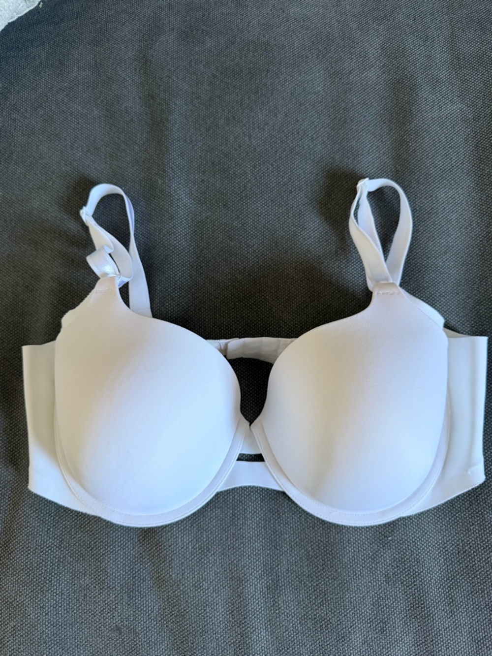 Warners White Smooth Padded Underwire Bra. 38C